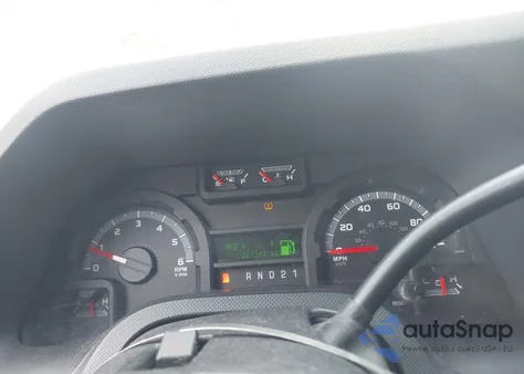 2010 Ford E-350 Super Duty Xl/Xlt z USA, uszkodzony, nr VIN 1FBNE3BL5ADA88672